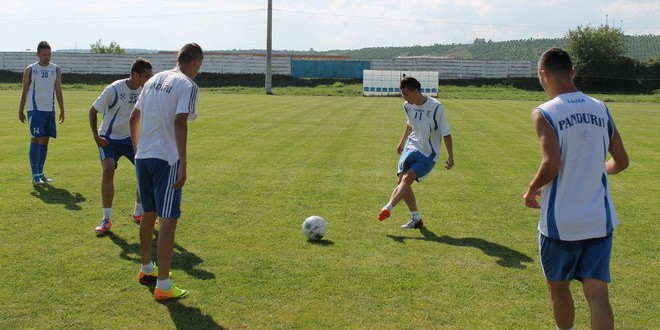 PANDURII 2 / Pandurii 2 va juca în această seară un meci amical contra formaţiei FC Academica Piteşti