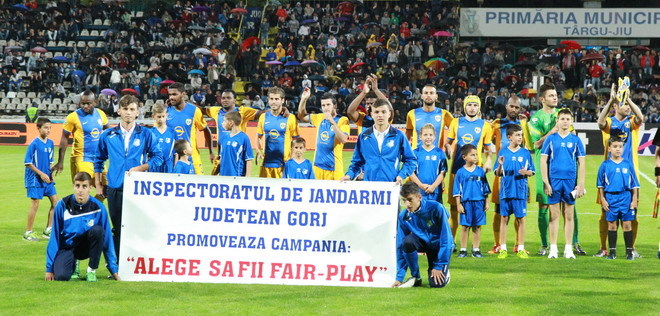 PANDURII TV / PANDURII PLAYER ESCORT PANDURII PETROLUL 15 09