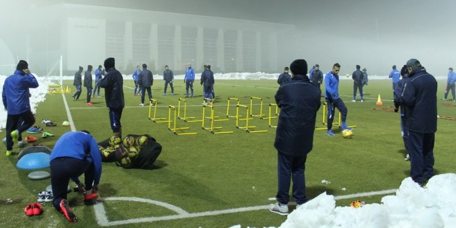 FOTO / IMAGINI DE LA PRIMUL ANTRENAMENT LA IZVORANI,  PANDURII TÂRGU JIU 12.01.2015