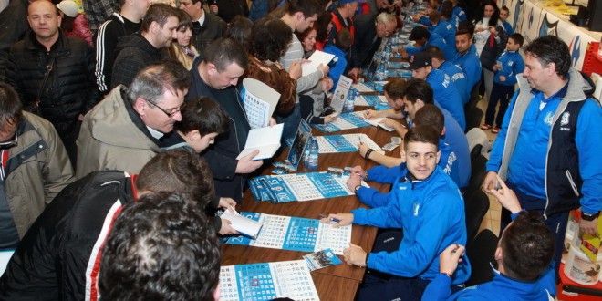 Întâlnire cu suporterii, surprize, sesiune de autografe şi şedinţă foto