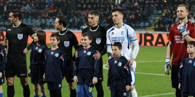 PANDURII TV / PLAYER ESCORT MECI PANDURII TÂRGU JIU – FC STEAUA SA 15 03 2015