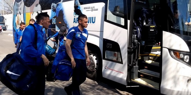 PANDURII TV / IMAGINI DE LA SOSIREA LA STADIONUL DIN GALAŢI  A ECHIPEI PANDURII TÂRGU JIU