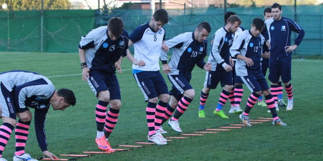 Jucătorii echipei Pandurii Târgu Jiu s-au antrenat în această după-amiază la Târgu Mureş