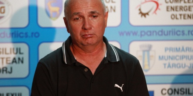 PANDURII TV / CONFERINŢĂ DE PRESĂ ANTRENOR PRINCIPAL FC BRASOV, ADRIAN SZABO, 08.05.2015