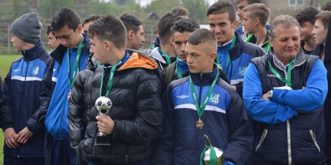Juniorii C ai clubului Pandurii Târgu Jiu au ocupat locul trei la „Cupa Sparta” de la Mediaş şi au câştigat trei trofee individuale