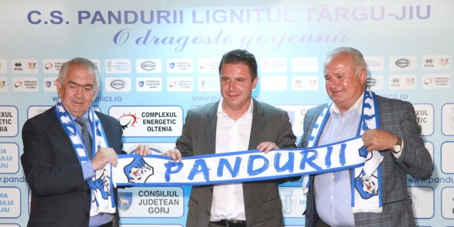 Preşedintele executiv al clubului Pandurii , Narcis Răducan, a fost prezentat oficial la Târgu Jiu