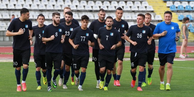 FOTO / Imagini de la primul antrenament al echipei Pandurii din noul sezon  pe terenul de la Târgu Jiu