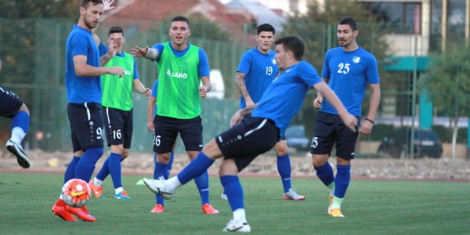 FOTO / ANTRENAMENT PANDURII TÂRGU JIU STADION MUNICIPAL 16.09.2015