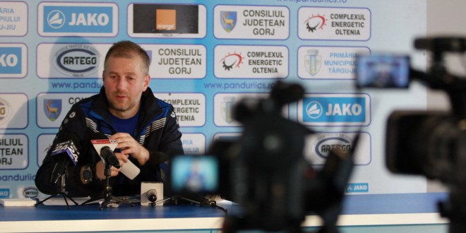 PANDURII TV / CONFERINŢĂ DE PRESĂ EDWARD IORDĂNESCU MECI ASTRA