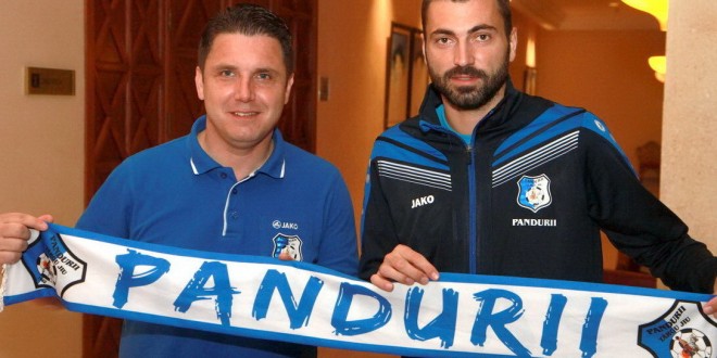 Pandurii Târgu Jiu a transferat al treilea căpitan în acest an, Adrian Ropotan a semnat azi un contract pentru un an