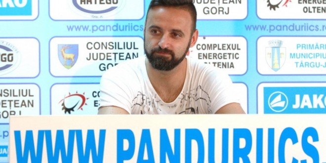 PANDURII TV / CONFERINŢĂ DE PRESĂ RĂZVAN STANCA, MECI ASTRA – PANDURII 01.04.2016