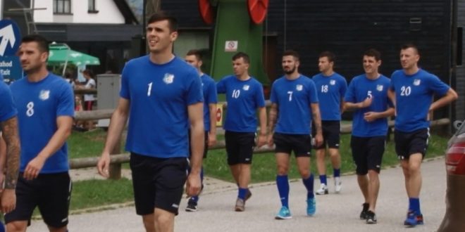 PANDURII TV / JUCĂTORII ECHIPEI PANDURII TÂRGU JIU ÎN CANTONAMENTUL DE LA MARIBOR