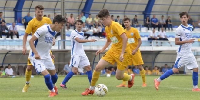 Pandurii Under 17 ani s-au calificat azi în finala Cupei României după ce au învins în deplasare, cu scorul de 4-1, CSU Craiova