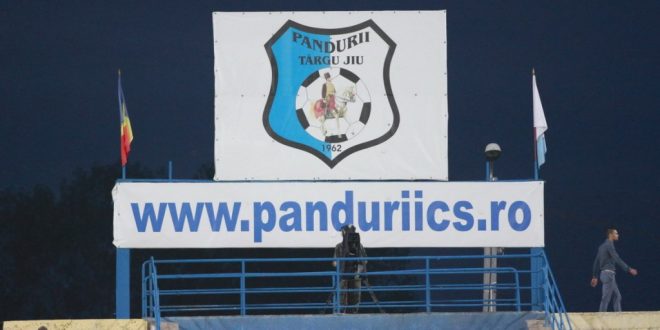 Pandurii Târgu Jiu s-a impus cu scorul de 3-0 în meciul din Cupa României cu ASU Poli Timişoara