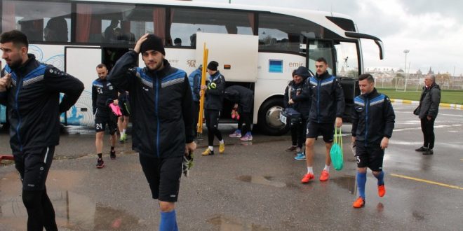 Pandurii se pregătesc la Side într-o bază sportivă cu zece terenuri de antrenament