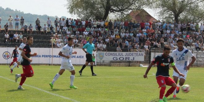 Etapa a 2-a, Liga a II-a: Pandurii  Târgu Jiu – Chindia Târgovişte, scor 3-3