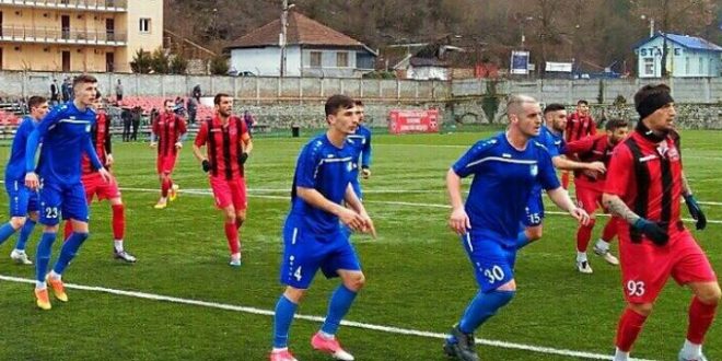 Pandurii Târgu Jiu  s-a impus cu scorul de 1-0 în meciul amical  cu CSM Şcolar Reşiţa