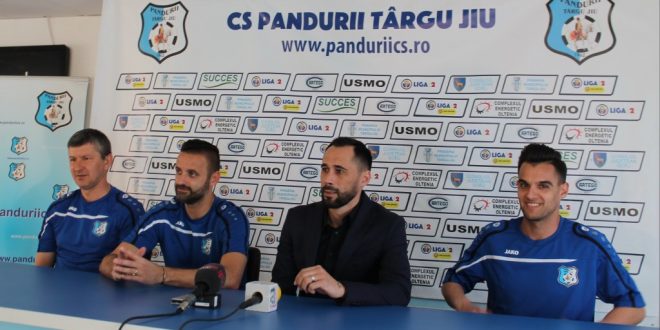 PANDURII TV / CONFERINŢĂ DE PRESĂ A JUCĂTORULUI ECHIPEI PANDURII CRISTIAN MUNTEANU