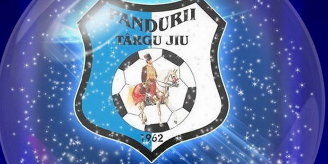 La mulţi ani din partea clubului Pandurii Târgu Jiu şi un an nou 2019 mai bun tuturor!