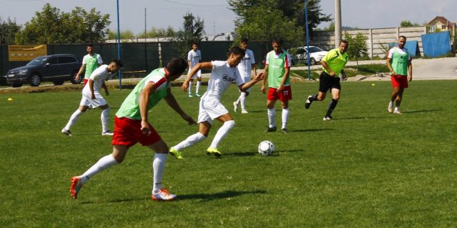 MECI AMICAL / Pandurii Târgu Jiu s-a impus cu scorul de 3-0 în meciul amical cu Internaţional Băleşti