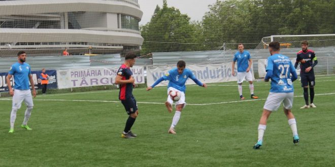 Pandurii Târgu Jiu a pierdut meciul cu noul lider al Ligii 2, Chindia Târgovişte, scor 0-2 pentru oaspeţi