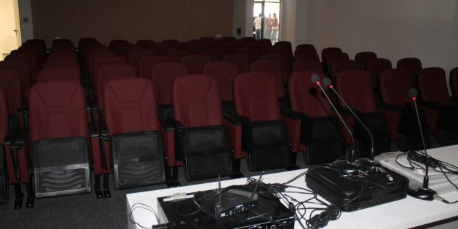 FOTO / SALA DE CONFERINŢE ŞI FACILITĂŢI  PENTRU MASS MEDIA, STADION MUNICIPAL TÂRGU JIU