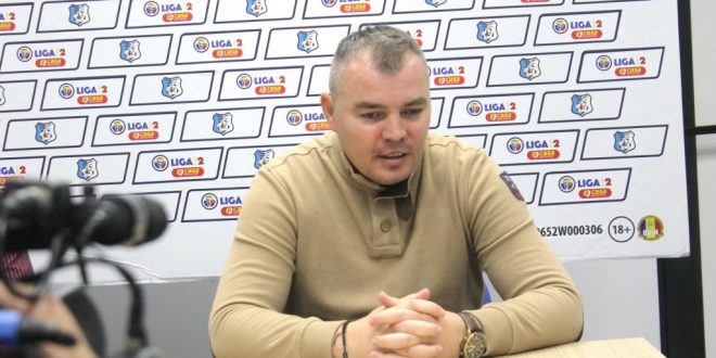Antrenorul Călin Cojocaru a fost prezentat oficial la Pandurii Târgu Jiu şi va debuta la meciul cu Rapid Bucureşti