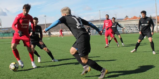 Pandurii Târgu Jiu a pierdut meciul amical disputat astăzi cu CSM Slatina, scor 2-3 (1-2)