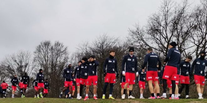 FOTO / IMAGINI DE LA ANTRENAMENTELE FIZICE ALE ECHIPEI PANDURII ÎN CANTONAMENTUL DE LA TIMIŞOARA