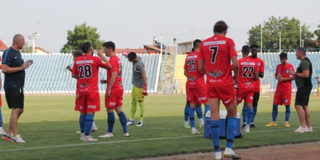 LOT PANDURII / Pandurii Târgu Jiu mai aşteaptă şi alţi jucători în probe pentru a se definitiva lotul pentru noul sezon