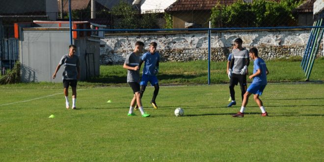 AMICAL / Pandurii Târgu Jiu va disputa un meci amical cu Flacăra Horezu