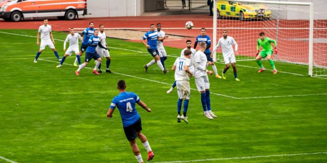 ETAPA A 8-A / Pandurii Târgu Jiu a remizat în meciul cu Jiul Petroşani, scor 0-0